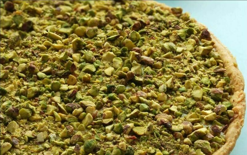 Tarta cu fistic si crema din migdale