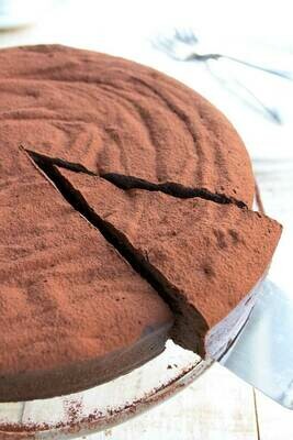 Tort dens de ciocolată (keto &amp; low carb)
