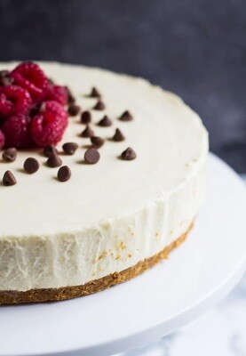 Tort cu ciocolata alba si biscuiti cu ghimbir