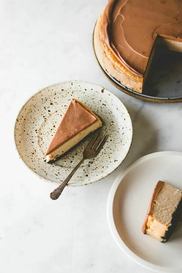 Cheesecake cu unt de arahide si ciocolata