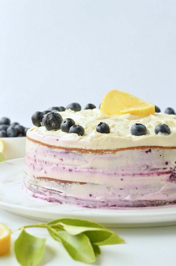 Tort keto artizanal cu afine si crema de lamaie