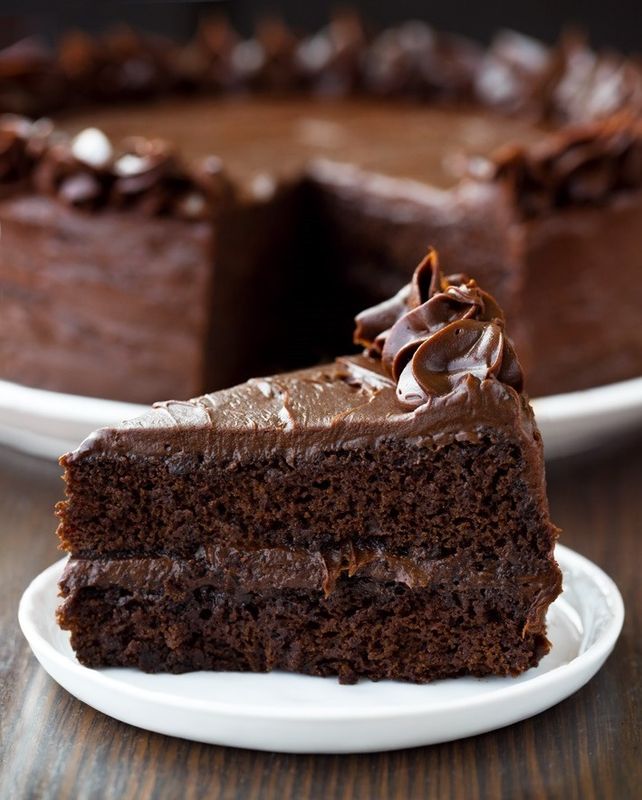 Tort de ciocolată cu cremă de brânză (keto &amp; low carb)
