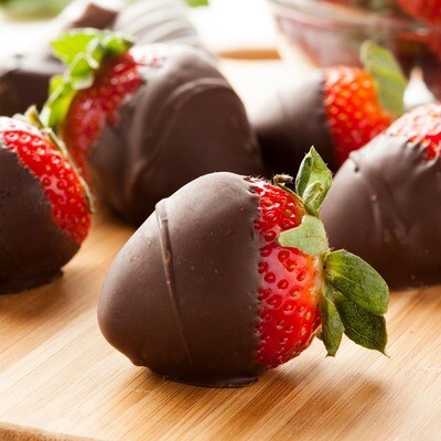 Capsuni trase in ciocolata amaruie fara zahar