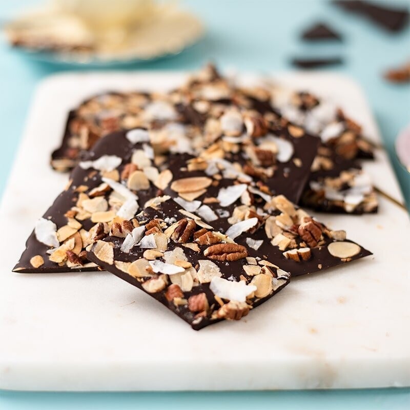 Ciocolată cu migdale și nuci pecan, fără zahăr (keto &amp; low-carb)