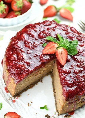 Cheesecake de ciocolata cu capsuni