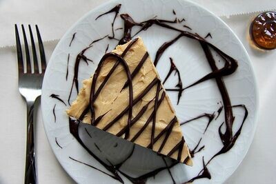 Brownie cheesecake cu unt de arahide low-carb
