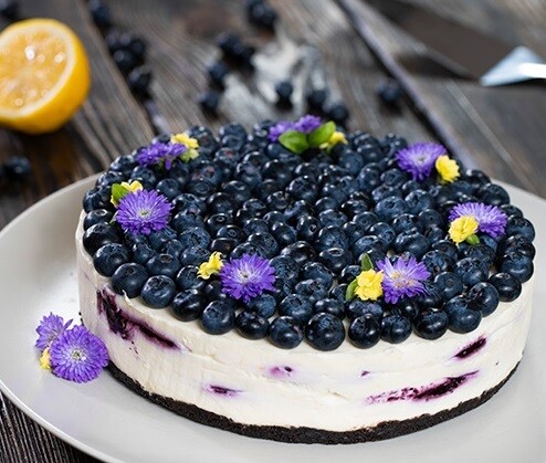 Tort cheesecake cu ciocolată albă și afine, fără zahăr (keto &amp; low carb)