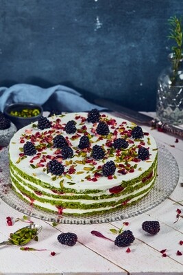 Tort Green Velvet cu fistic keto