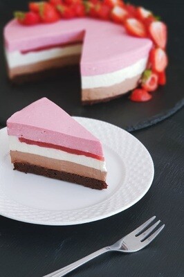 Brownie cheesecake cu capsuni keto