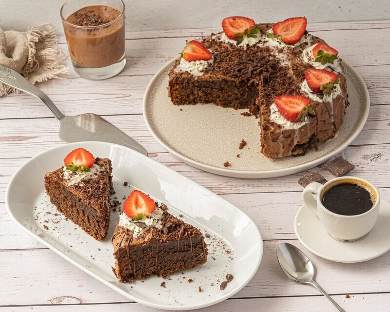 Tort cu migdale și cremă de ciocolată (keto &amp; low carb)