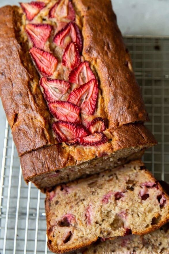 Banana bread cu capsuni