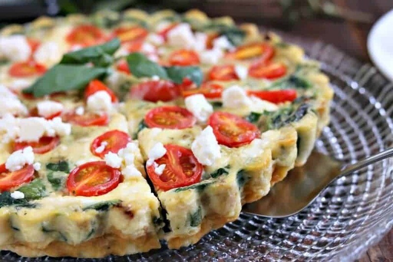 Quiche cu Spanac, Roșii și Feta (keto &amp; low carb)
