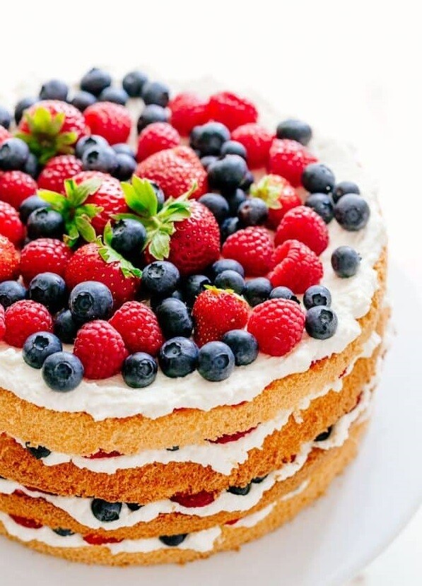 Tort tiramisu cu fructe de pădure, fără zahăr (keto &amp; low carb)