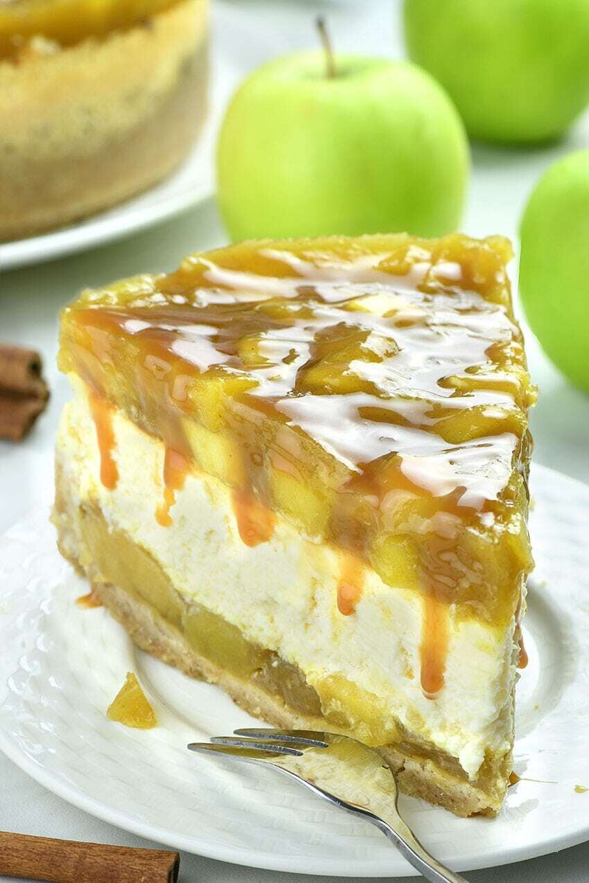 Cheesecake copt cu mere
