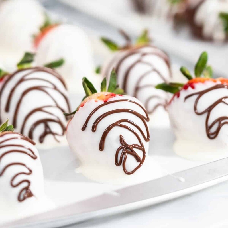 Capsuni trase in ciocolata alba