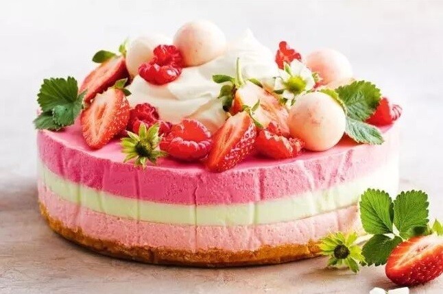 Tort cu căpșuni, lime și zmeură fără zahăr (keto &amp; low carb)