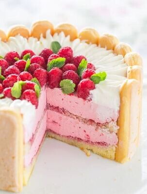 Tort artizanal Diplomat cu zmeura