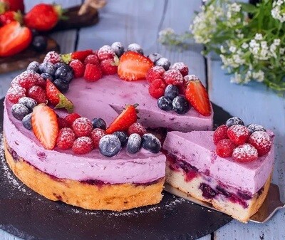 Tort mousse cu fructe de padure