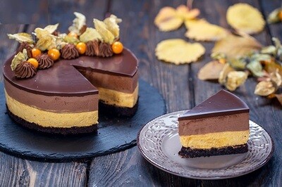 Tort cu mousse de dovleac și ciocolată, fără zahăr (keto &amp; low carb)