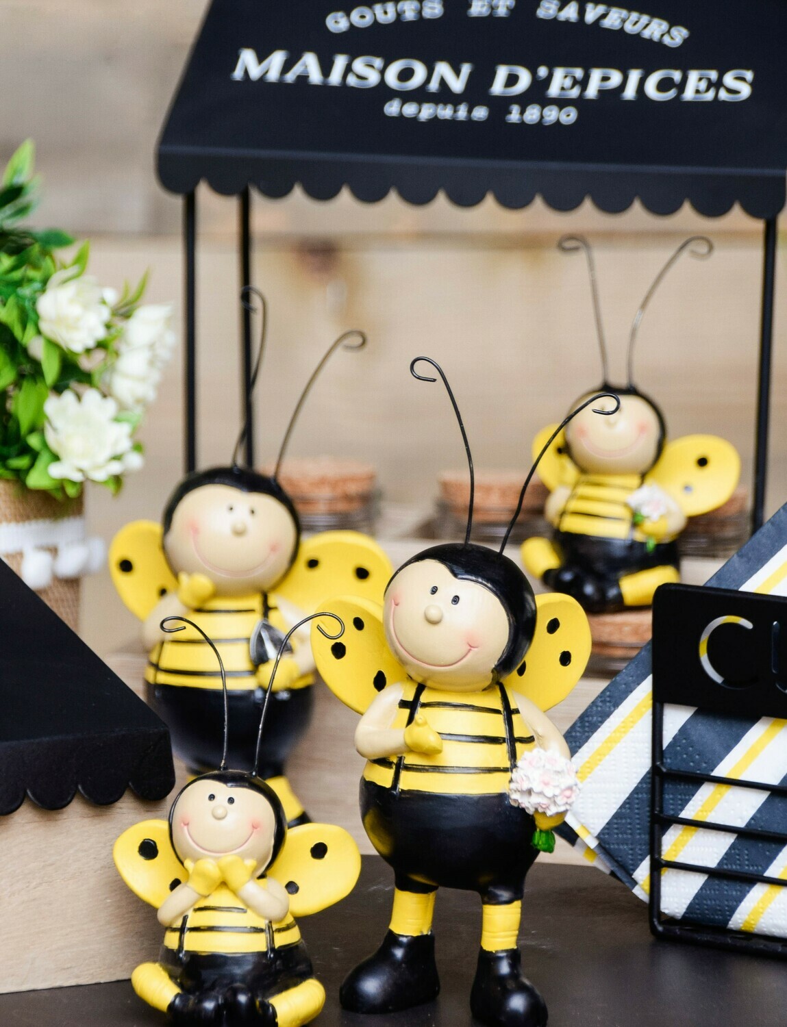 Set van 2 zittende bijen zwart/geel