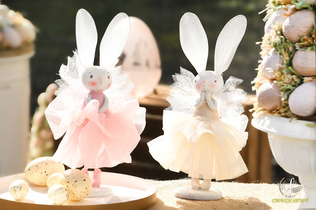 Set 2 bunnies staand met fluffy rokje roze/wit