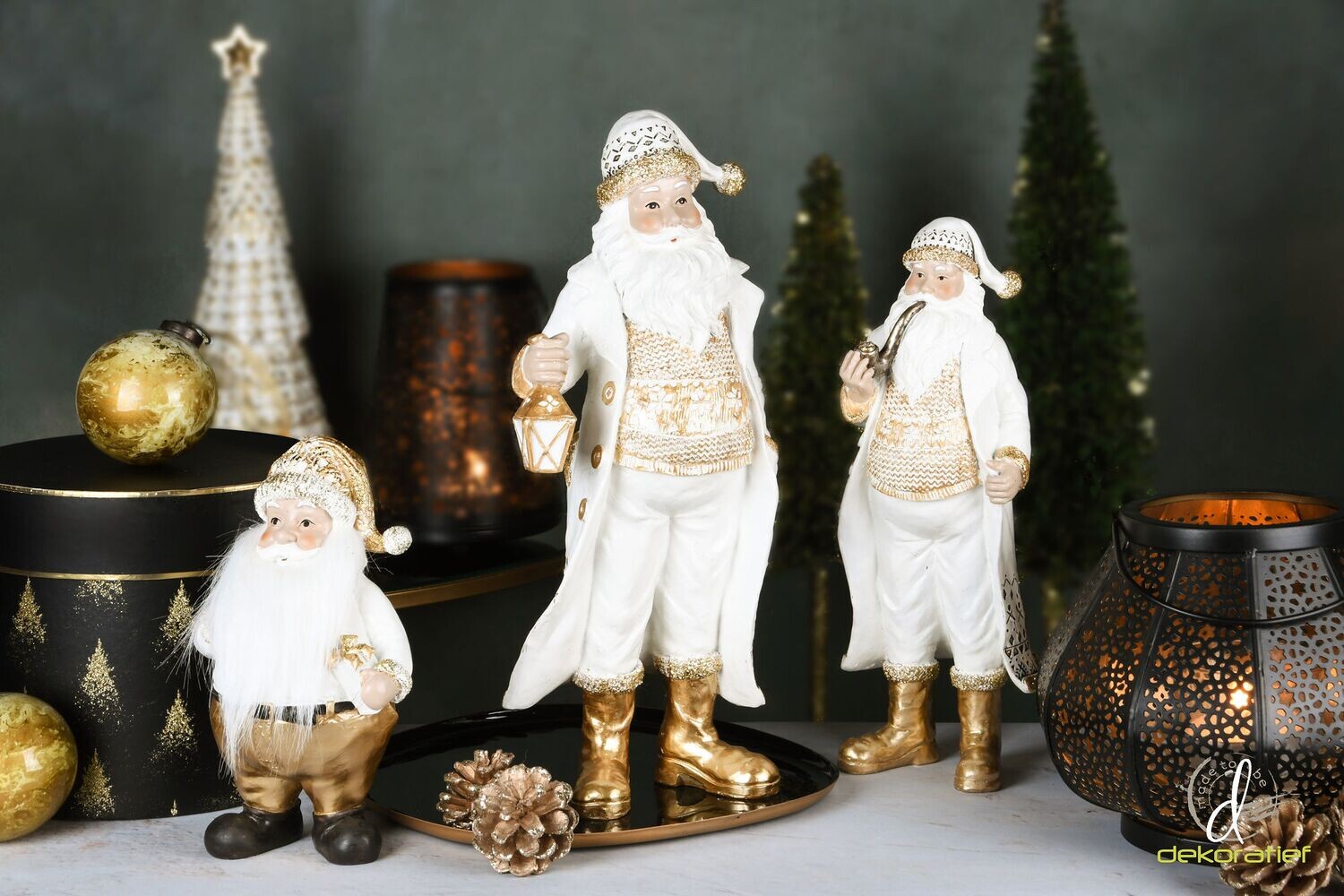 Santa staand met lantaarn wit/goud