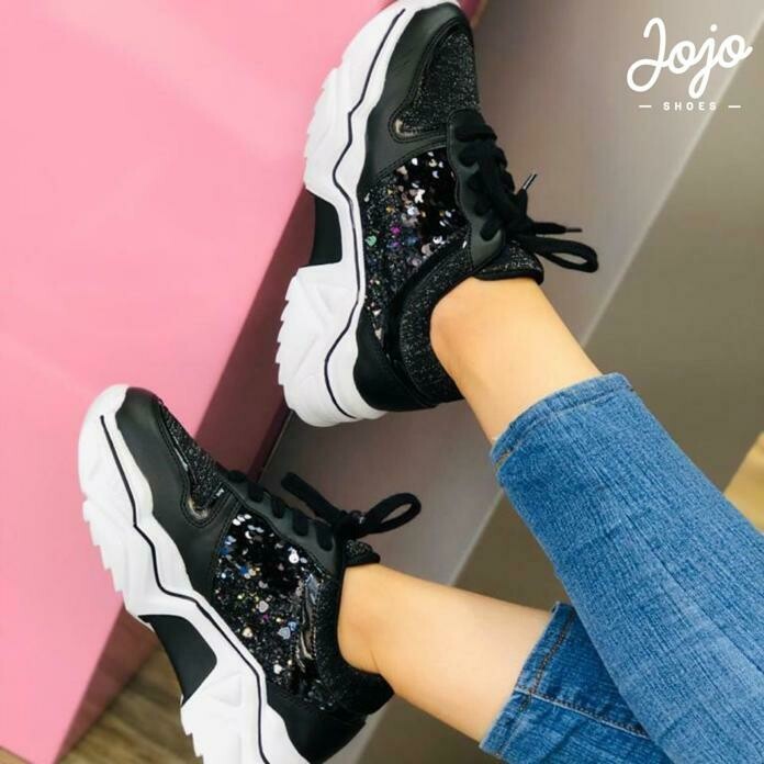 Meghan Negros Sneakers
