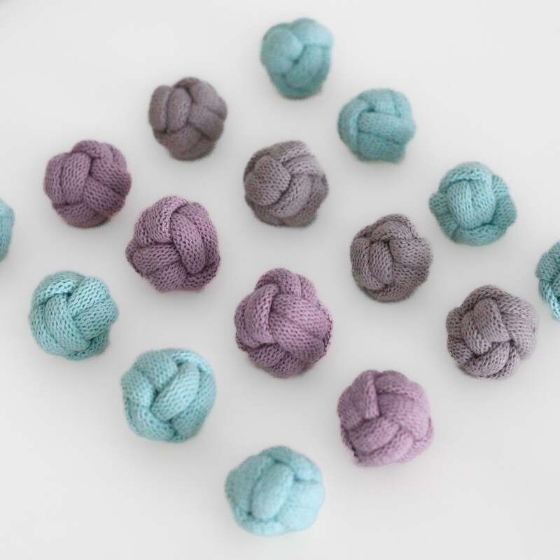 Katzenspielzeug Knotenbällchen – mit Schelle & Duftoption