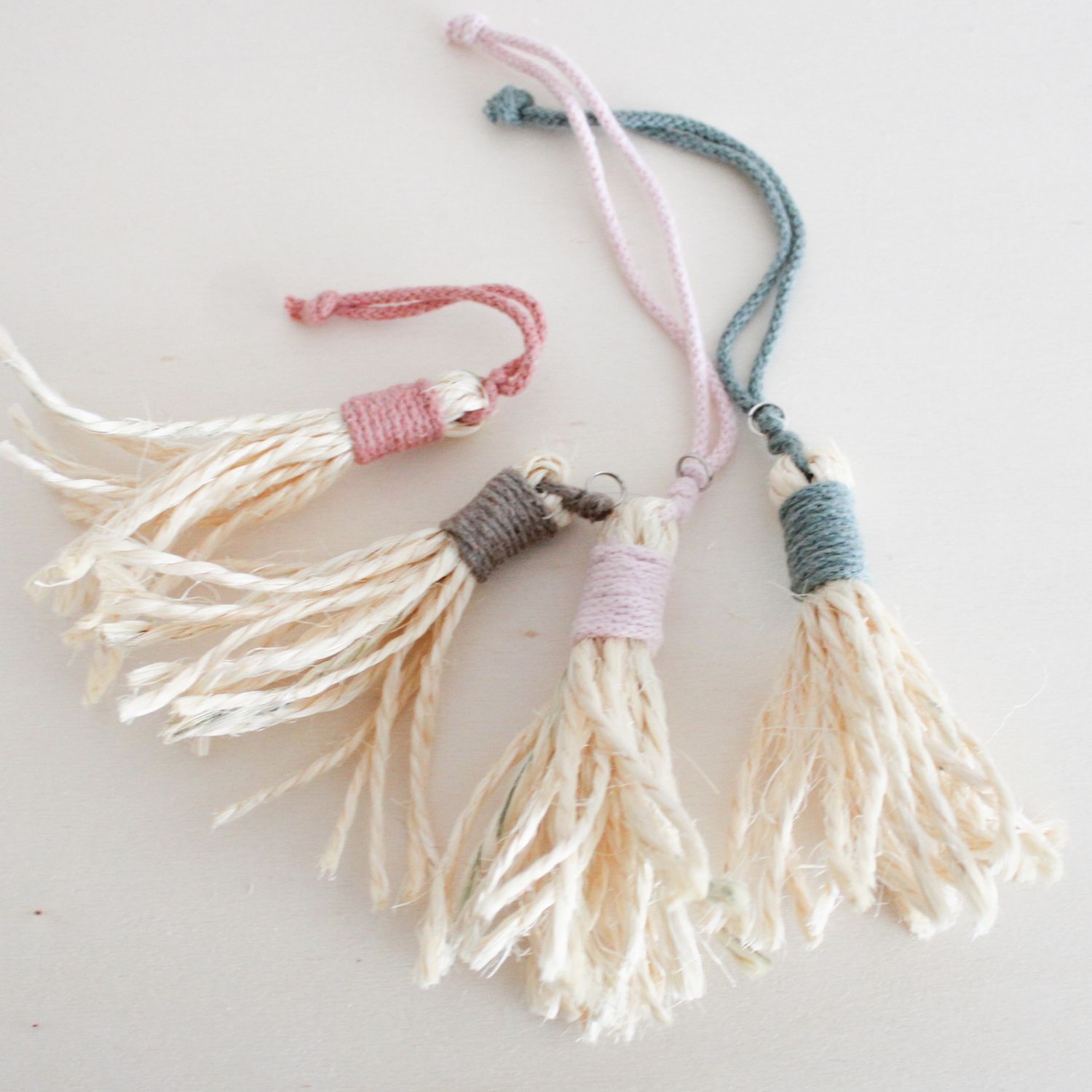 Katzenangelanhäger aus Sisal & Baumwolle
