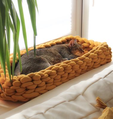 Eckiges Kuschelkörbchen aus Biobaumwolle – handgemacht