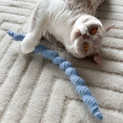 Katzenspielzeug Schlange "Hugo"- auf Wunsch mit Baldrian oder Minze