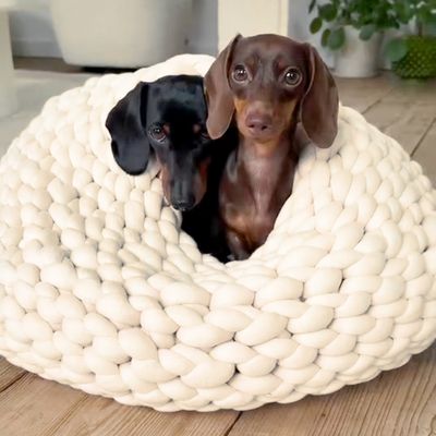 Emma – Handgefertigte Hundehöhle, Körbchen & Hundebett