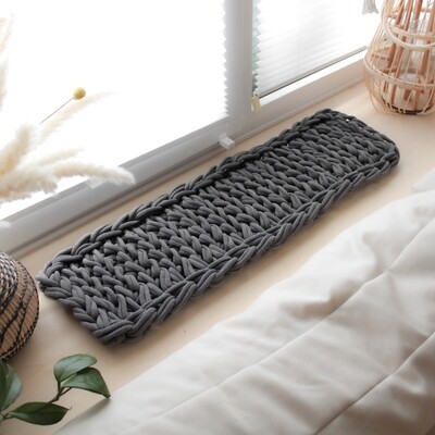 Handgemachtes Katzenbett Quermuster – flach & weich