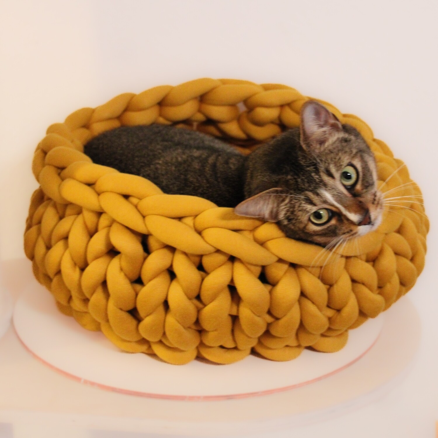 Hohes Grobstrick-Körbchen – Handgefertigtes Katzenbett & Hundekorb Hohes Grobstrick-Körbchen – Handgefertigtes Katzenbett & Hundekorb