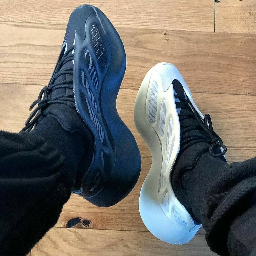 Yeezy 700 v3