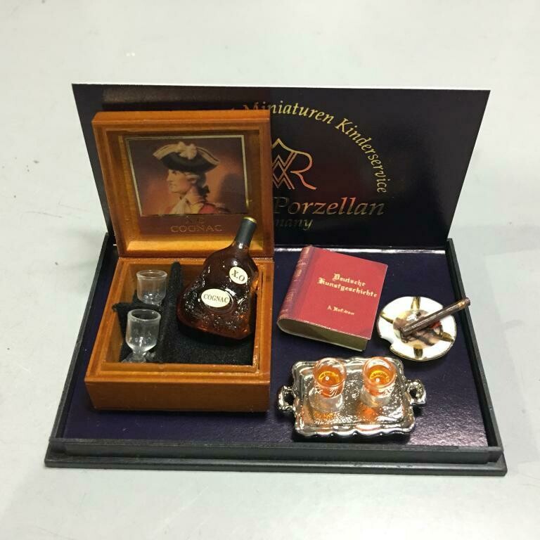 CAJA CON BOTELLA