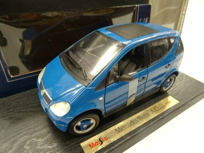 MERCEDES BENZ A-CLASS LONG VERSION 1/18 MAISTO