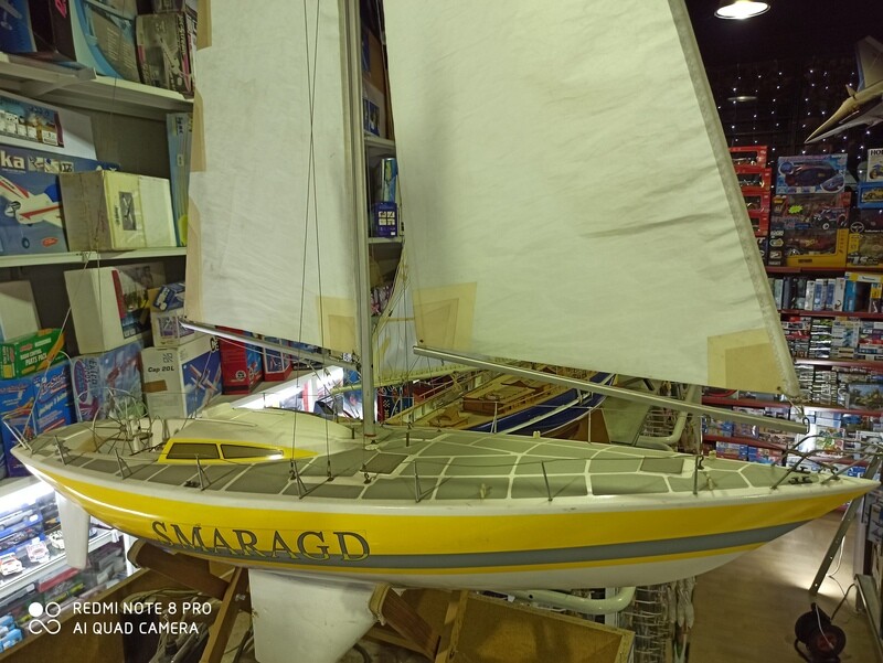 VELERO SMARAGD ROBBE GRAN TAMAÑO