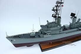 MAQUETA NAVEGABLE DDG 2 U.S.S BERKELEY