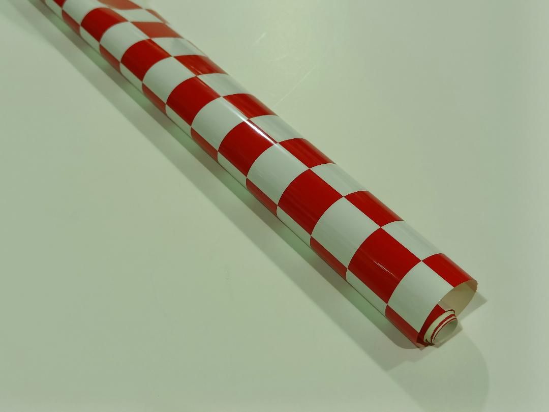 FILM RECUBRIMIENTO CUADROS ROJO BLANCO ROLLO 2 X 0,64 MTS