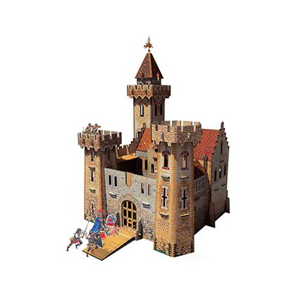CASTILLO MEDIEVAL. CARTON DURO. INTERIOR DETALLADO.