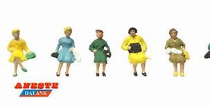 ANESTE FIGURAS HO MUJERES SENTADAS