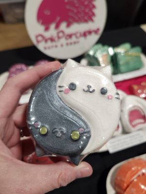 Bath Bomb - Yin Yang Cats (Rainbow)