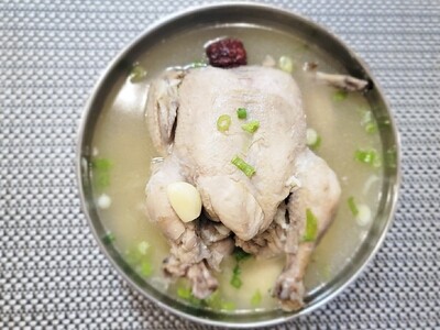 삼계탕(영계) / Samgyetang Soup (FOR1~ 2)