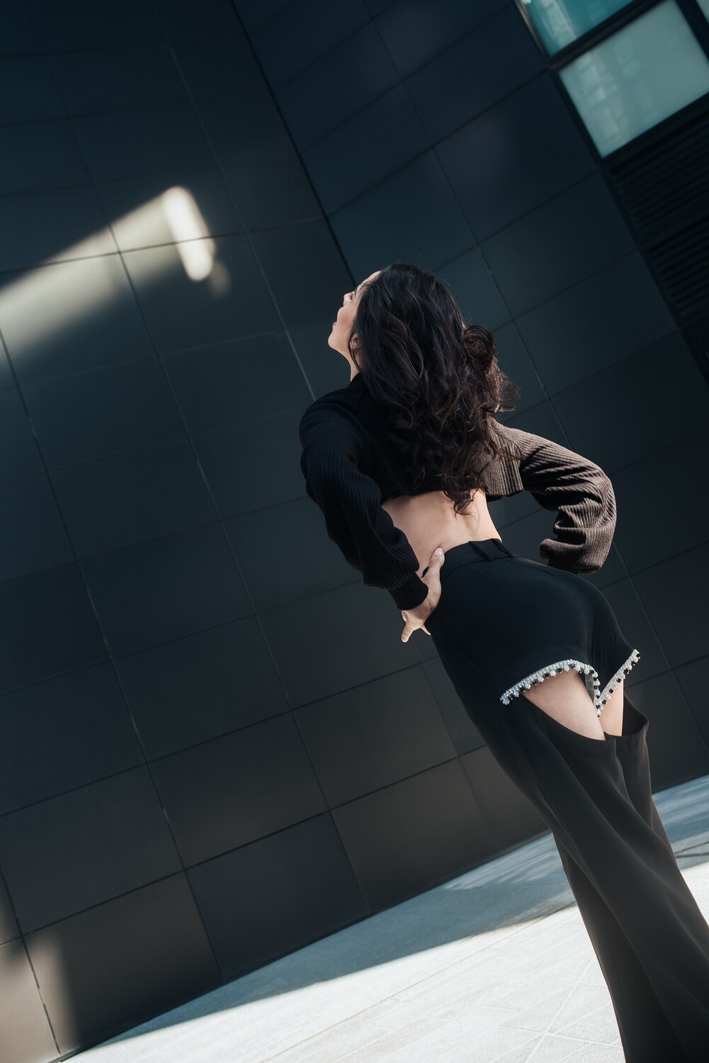 Pantaloni Nero con Ricamo Indietro