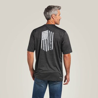 10039553 ARIAT MNS CHARGER VERTICAL FLAG SS TEE CH