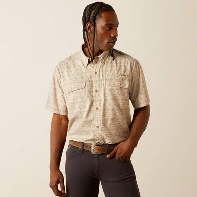 10055121 ARIAT MNS VENTTEK OUTBOUND SS SHRT TAUPE