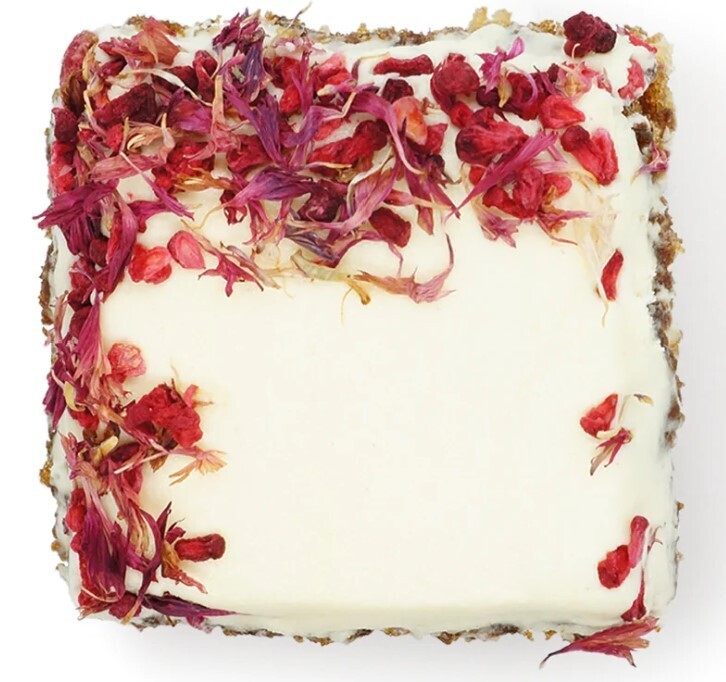 Velvety Vanilla Cake (25 pcs)