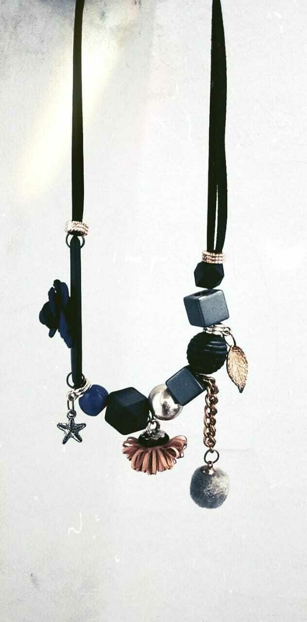 Kalung hias motif samping