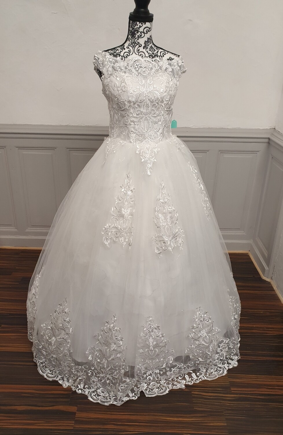 robe de mariee dentelle col bateau